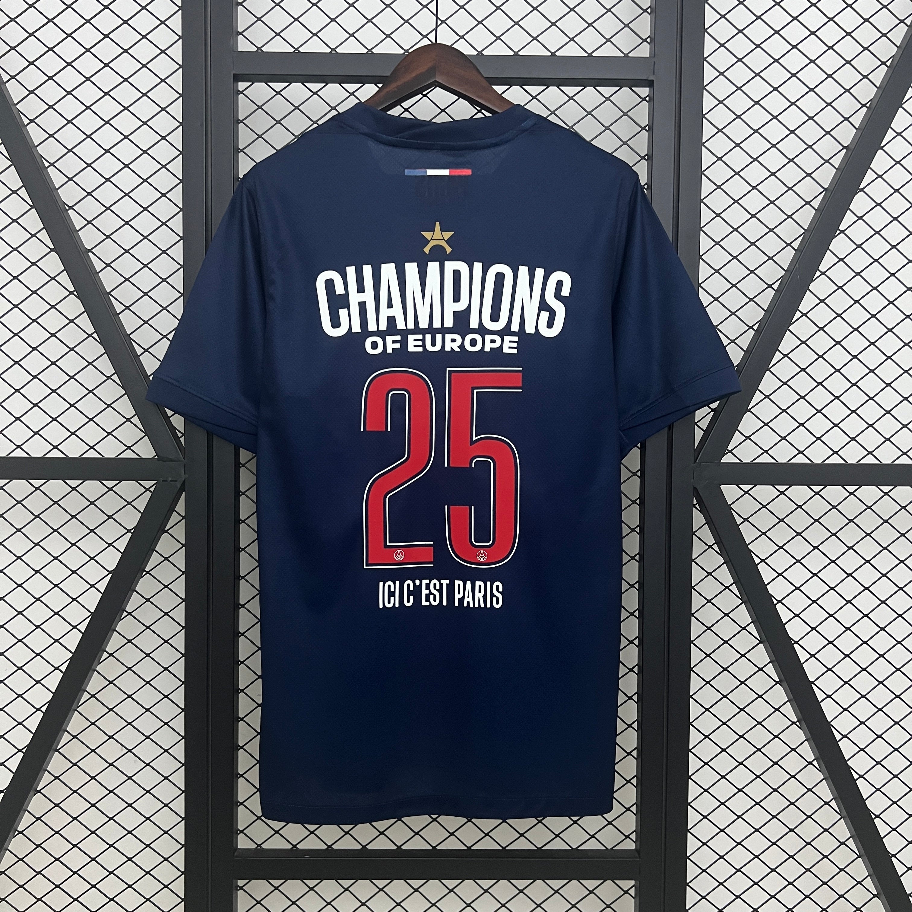 Paris Saint-Germain "Champion d'Europe" 2024/25