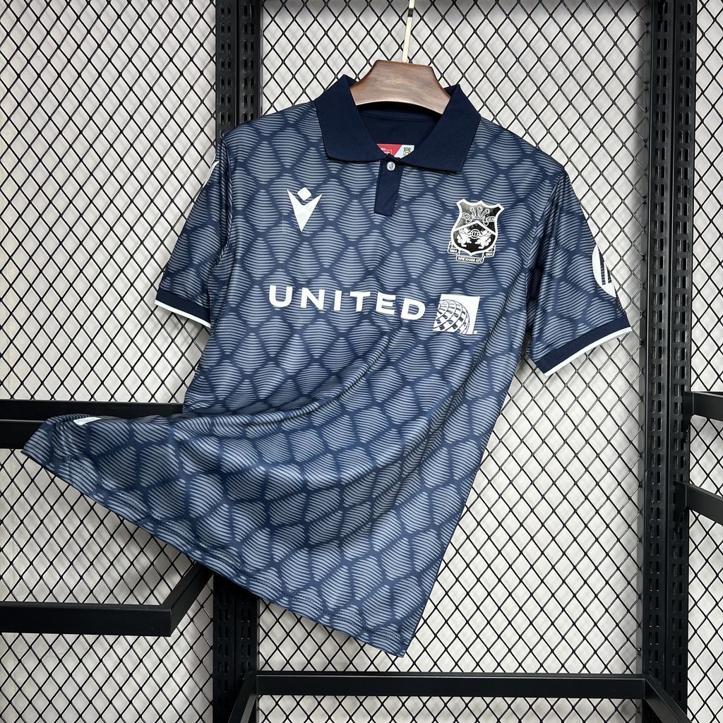 Wrexham Extérieur 2024/25